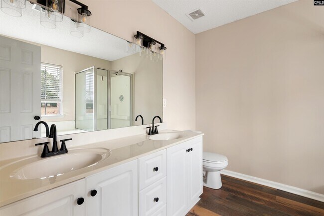 Building Photo - 313 Rolling Knoll Dr