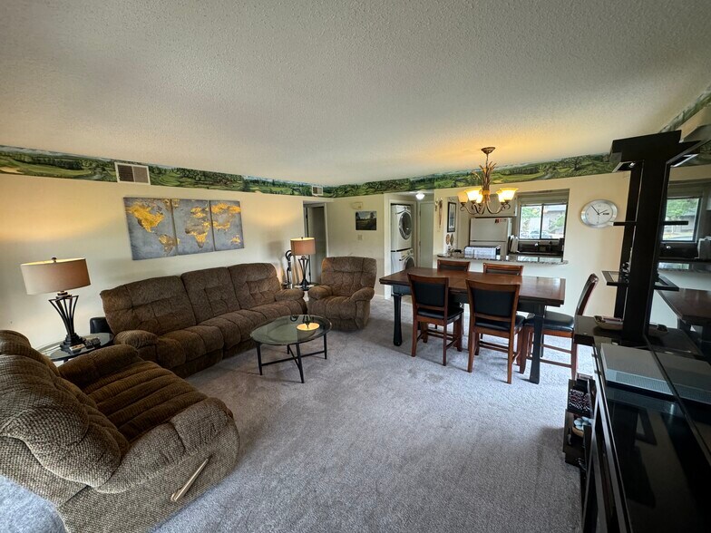 Building Photo - 800 Saint Andrews Dr