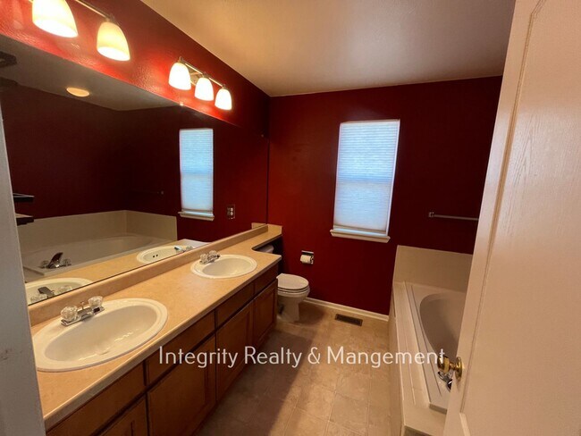 Building Photo - 9262 Melborne Ct
