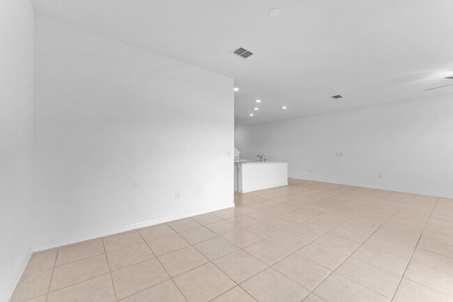 Building Photo - Stunning Large Mirada Townhome; 3 BR + LOFT / 2.5 BA/ 2 Car Garage-2300+ SF!