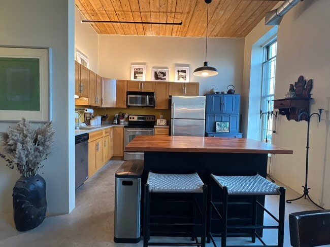 Building Photo - 35 Riverwalk Way