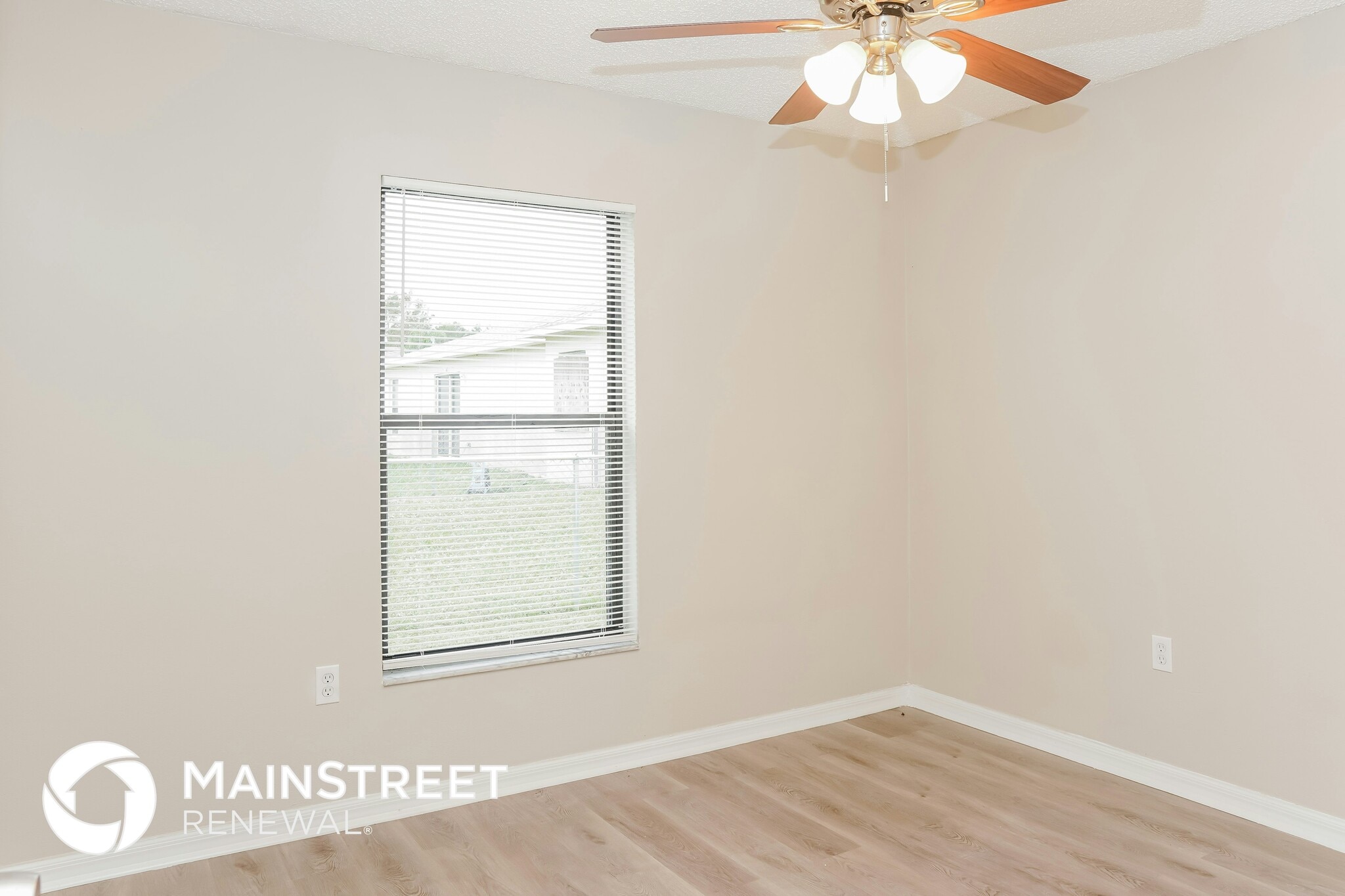 Building Photo - 430 Almansa St NE