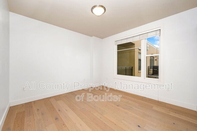 Building Photo - 3401 Arapahoe Ave
