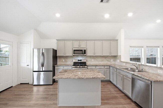 Building Photo - 9327 Clearwater Bluff Ln