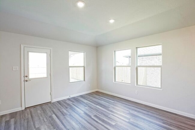 Building Photo - 625 Hidden Cove Dr