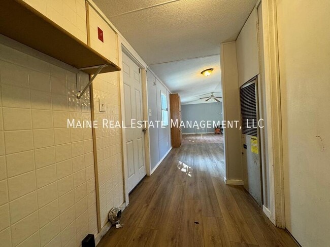 Building Photo - 102 Park Dr