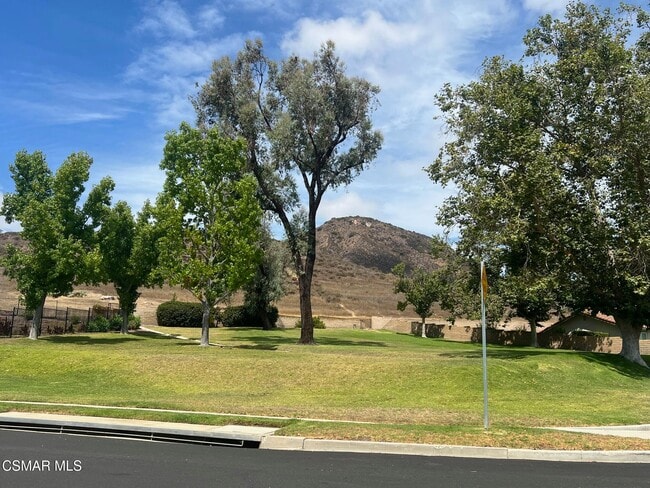 Building Photo - 3862 Lesser Dr