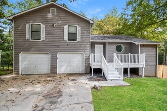 Building Photo - 4173 Woodcrest Dr