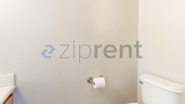 Building Photo - 1251 Clover Dr