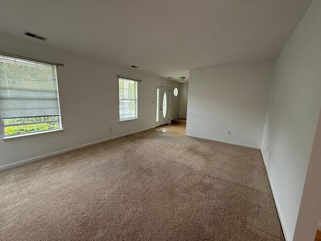 Building Photo - Single-Family home in the Springhill neighborhood off News Road in Williamsburg!
