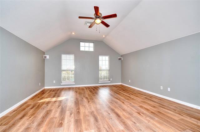 Building Photo - 6212 Meadowcrest Ln