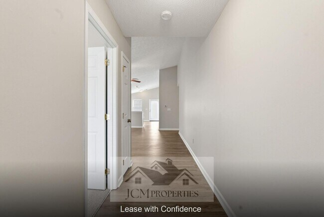 Building Photo - 2016 Willis Dr