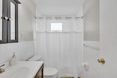 Building Photo - 74 Dunboy St