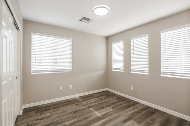 Building Photo - 9060 Starling Wing Pl