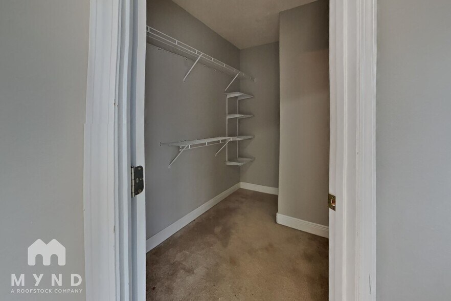 Building Photo - 5651 N 13th Ave