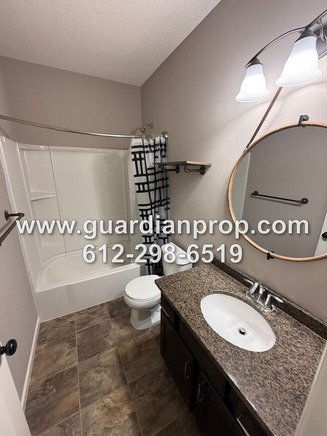 Building Photo - Luxury Townhouse Available Now, Lower Family Room w/Walkout, Balcony, 4 Baths, Large Primary