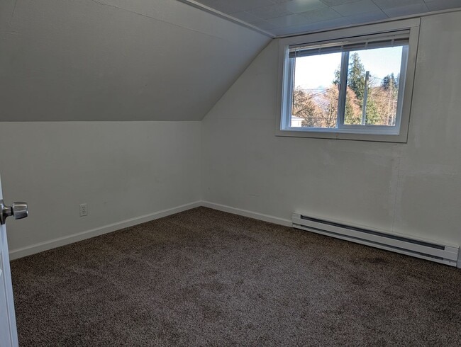 Building Photo - 25029 Minkler Rd