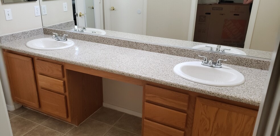 Building Photo - 9402 Santa Fe Rose Street