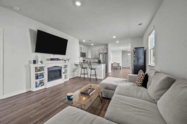 Building Photo - Home in Surf City