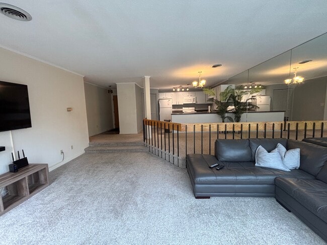 Primary Photo - 112 Franklin St