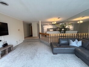 Building Photo - 112 Franklin St