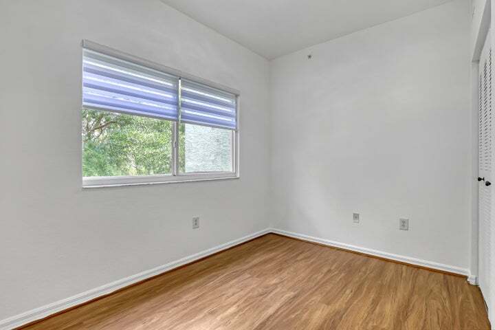 Building Photo - 340 Crestwood Cir
