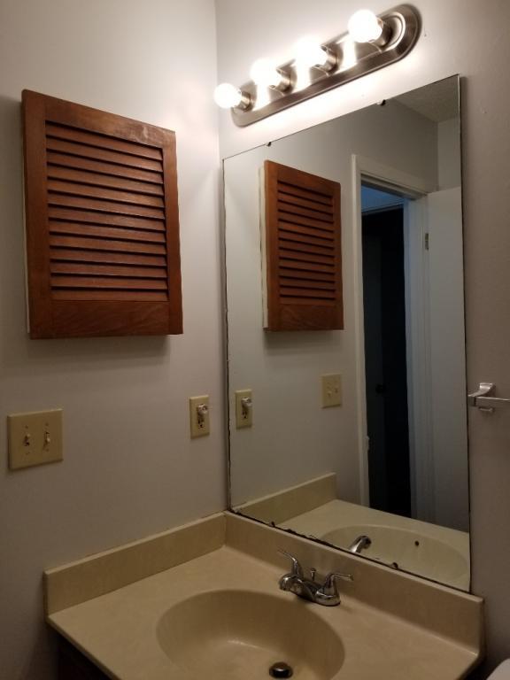 Building Photo - 55 Bay Dr