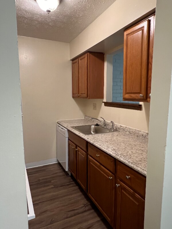 Building Photo - 2065 Sutton Ave