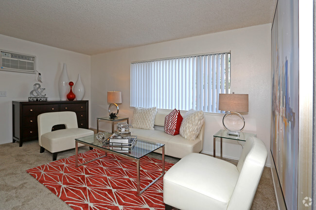 1BR, 1BA - Plan A 640 SF - The Marq at the University