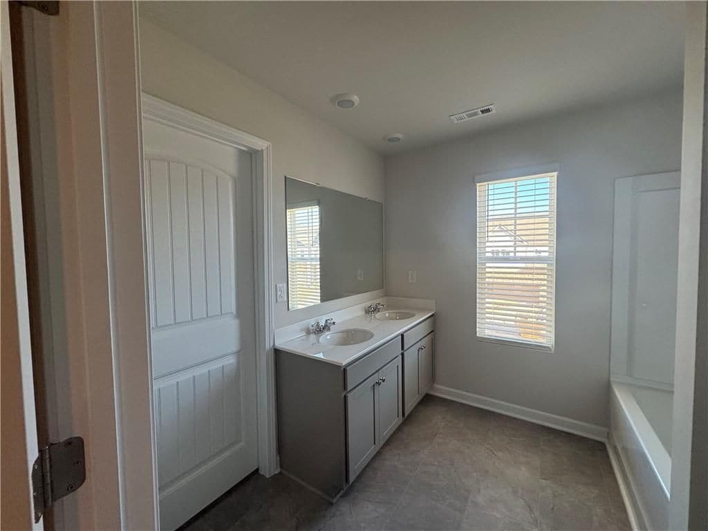 Building Photo - 2457 Bayberry St