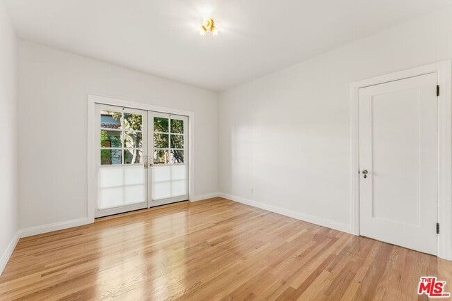 Building Photo - 123 N Orange Dr