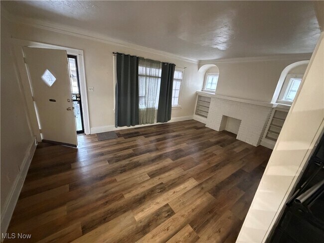 Building Photo - 924 Helmsdale Rd