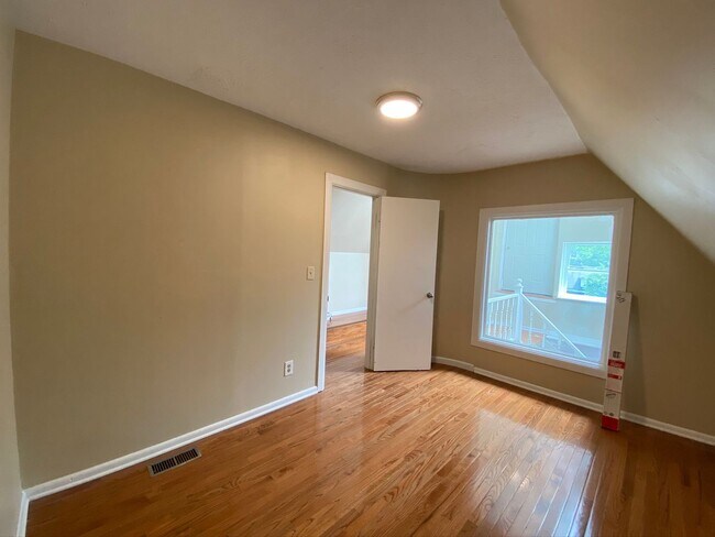 Building Photo - 55 Parker St