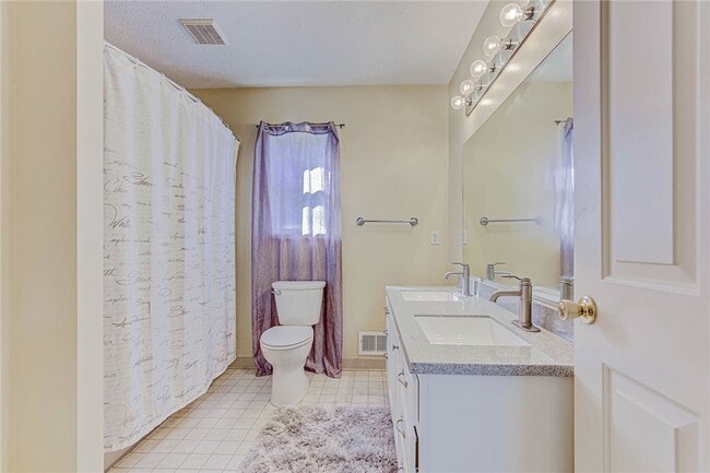 Building Photo - 1285 Courtney Dr