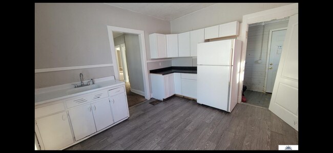 Building Photo - 2423 Templeton St
