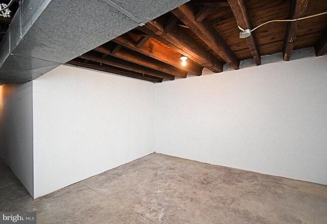 Building Photo - 2219 Ardmore Ave