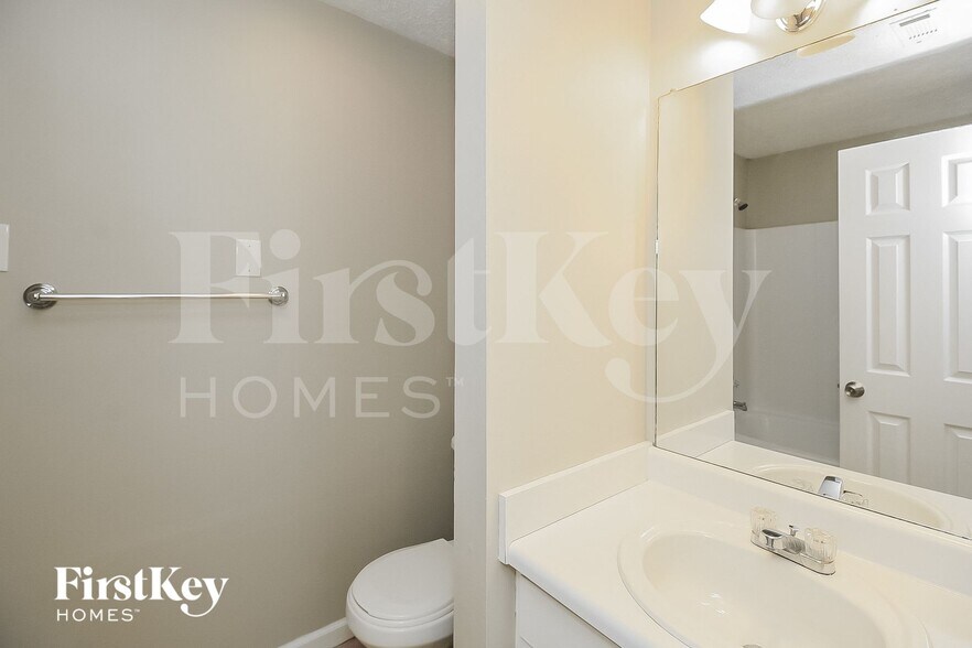 Building Photo - 9207 Fairway Ct