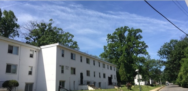 Primary Photo - Oakford Apartments