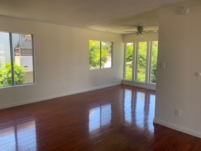 Building Photo - 1028 Fairview Ave