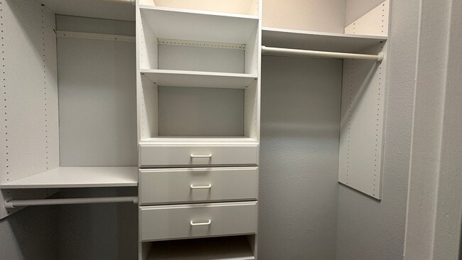 Building Photo - 3720 Messina Dr