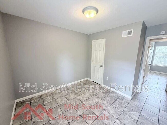 Building Photo - 4400 Elmridge St