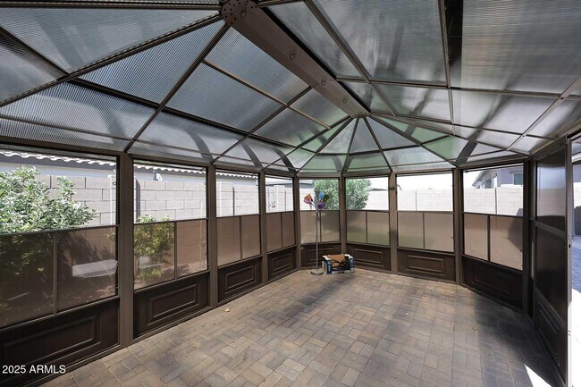 Building Photo - 2516 E King Bird Dr