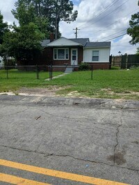 Building Photo - 3602 Rose Dr