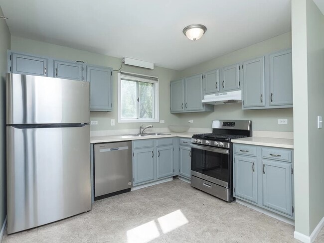 Building Photo - 1227 Andover Cir