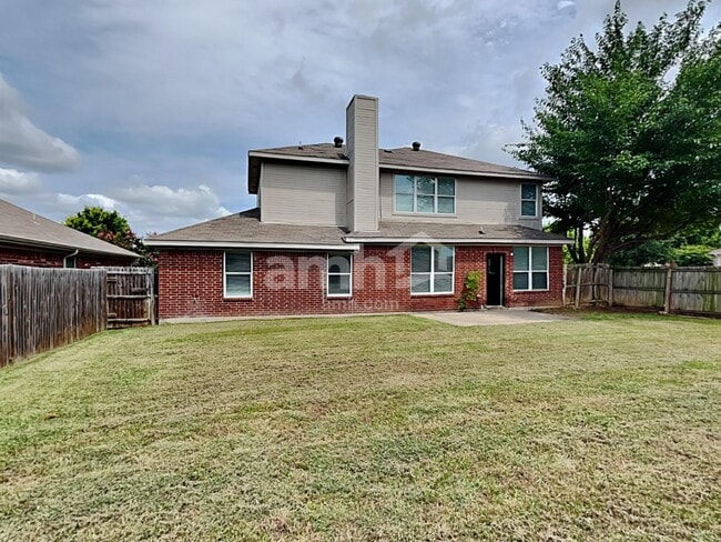 Building Photo - 1801 Wolf Creek Dr