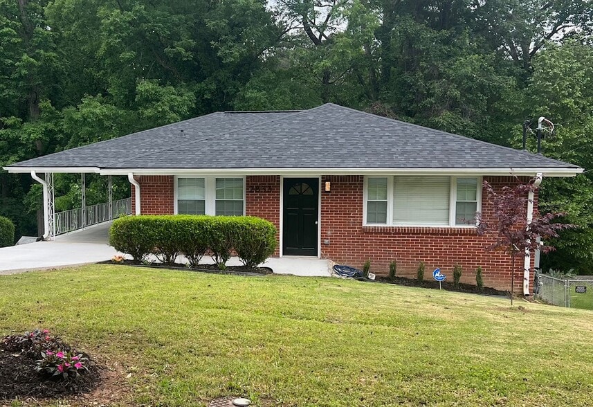 Primary Photo - 2833 Oldknow Dr NW