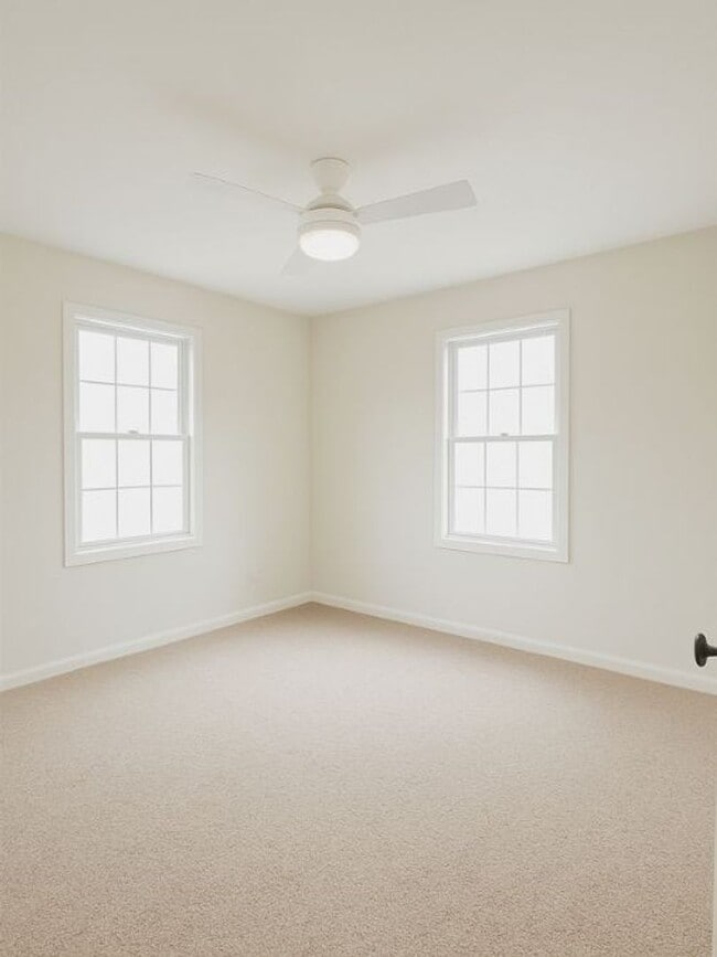 Building Photo - Row Home Available In Omaha