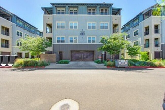Building Photo - Upscale 2/2 Apartment in The Cannery!-$500...