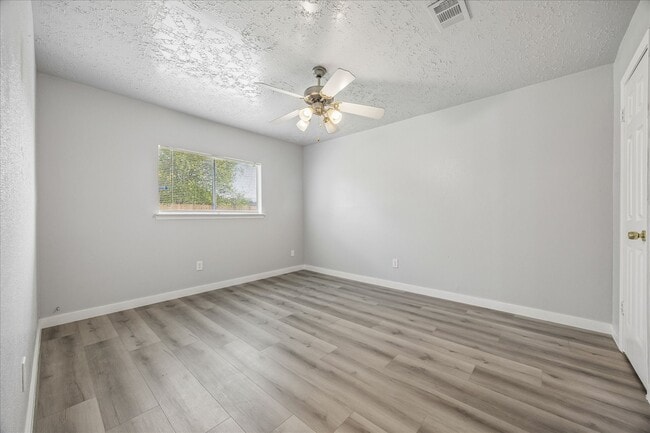 Building Photo - 10143 Towne Mist Dr