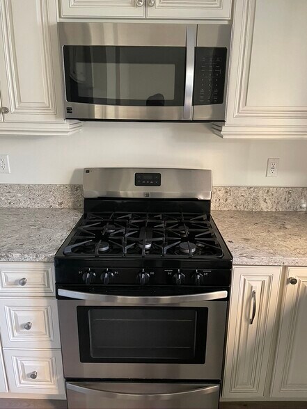 stove included - 6227 Atoll Ave